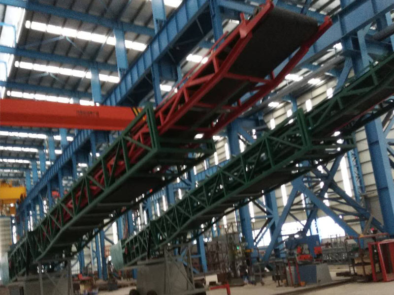 Mobile telescopic conveyor